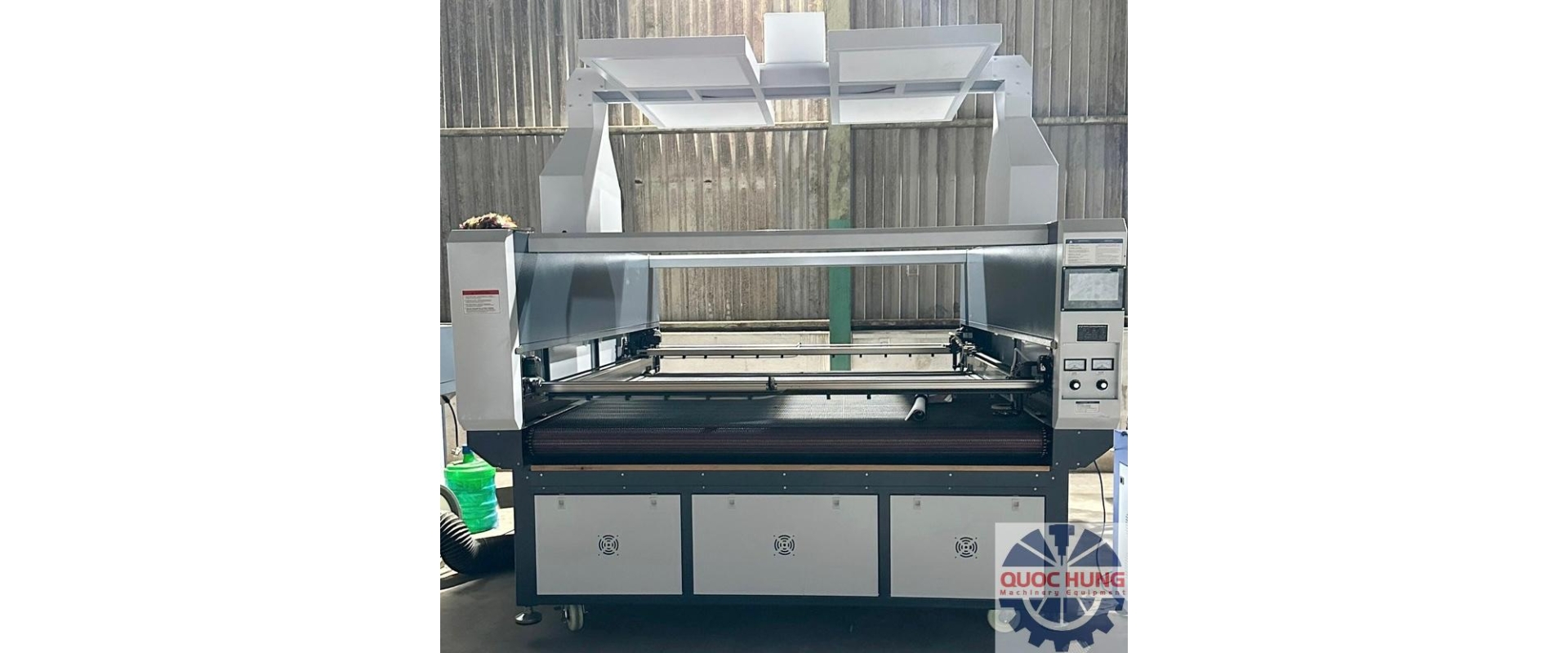 Máy cắt vải camera định vị tự động