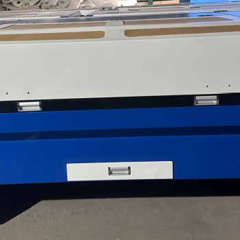 MÁY CẮT LASER 1810