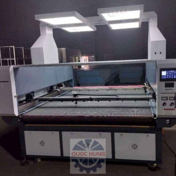 MÁY LASER CẮT VẢI BẰNG CAMERA ĐỊNH VỊ TỰ ĐỘNG