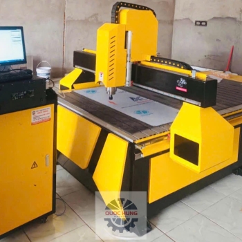 Máy cắt CNC 1325 cắt quảng cáo, ván MDF